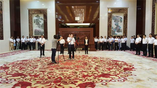 浙江省委书记车俊会见在皖浙商代表东方永安集团董事长王权